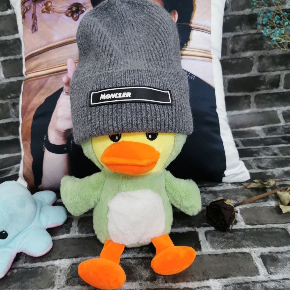 Moncler hat